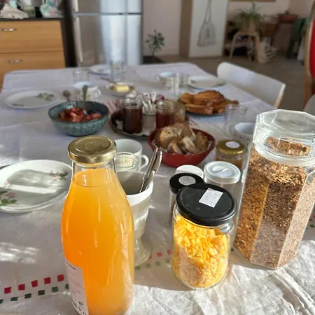 Les Jardins Framboise Yourte Et D'hotes Bed and Breakfast